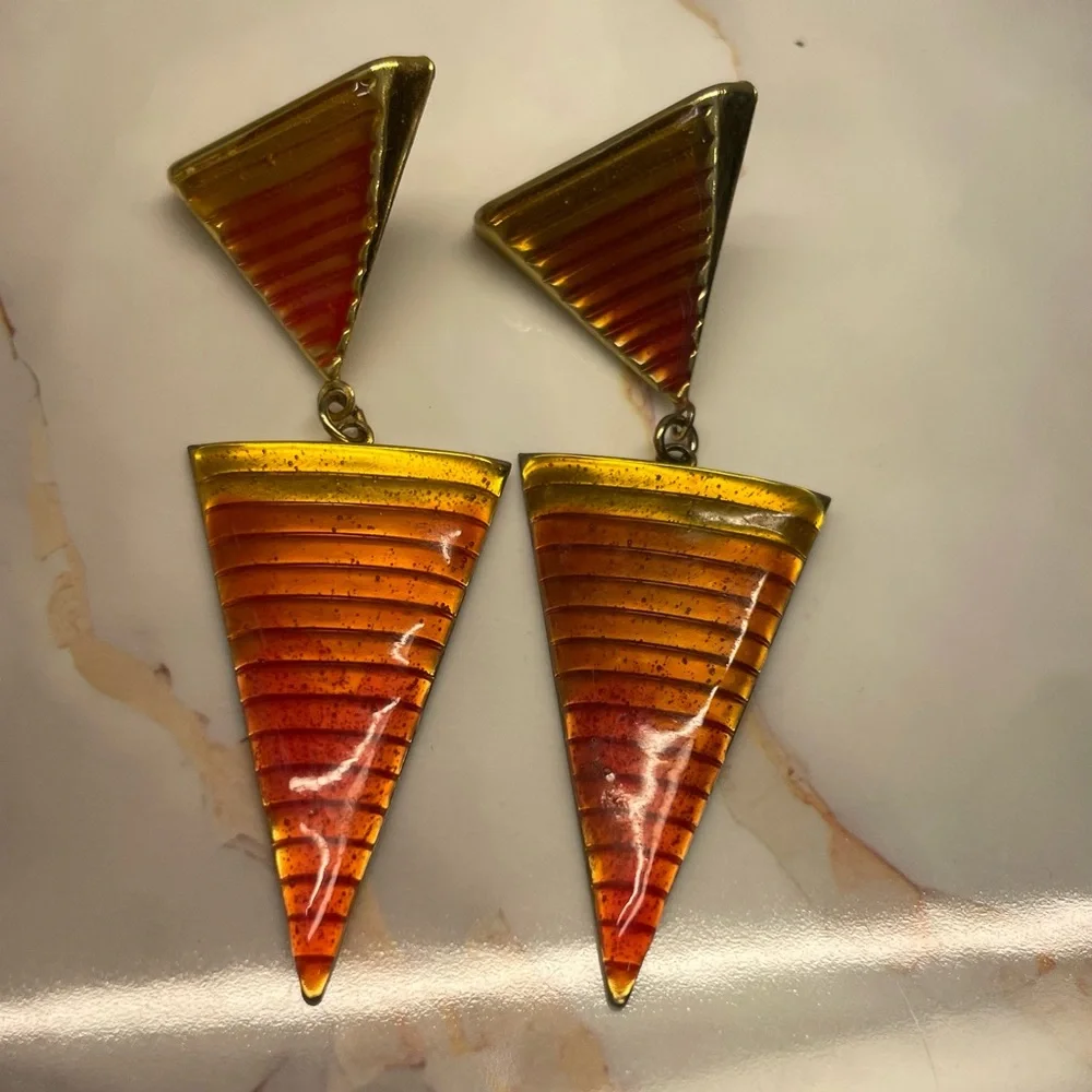 Vintage 80s Triangle Ombré Orange to Red PostBack Earrings